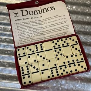 Domino’s Game Set